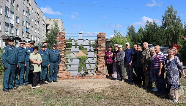 В Заволжске открыли памятник пожарным